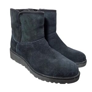 UGG black short height boots with black shearling lining womens size 8